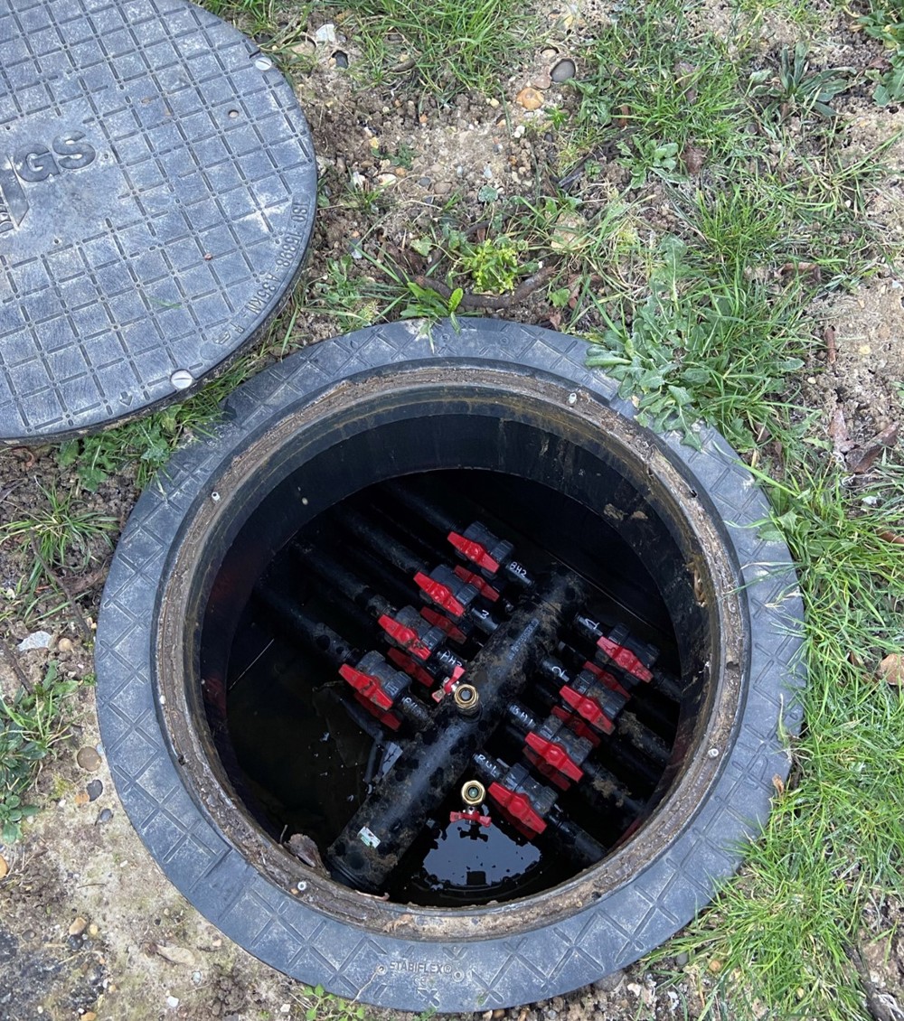 Manifold for ground source heat pump